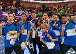 第59分钟，左路精妙配合：米雷蒂在禁区中央接球直接凌空抽射高出横梁⚪️⚫️ #萨索洛尤文 [0-1] 来源：尤文官方推特